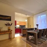 Mit Eigenem Balkon By Interhome * Prága
