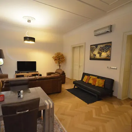 Mit Eigenem Balkon By Interhome 아파트