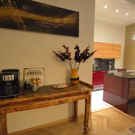 Mit Eigenem Balkon By Interhome * 프라하