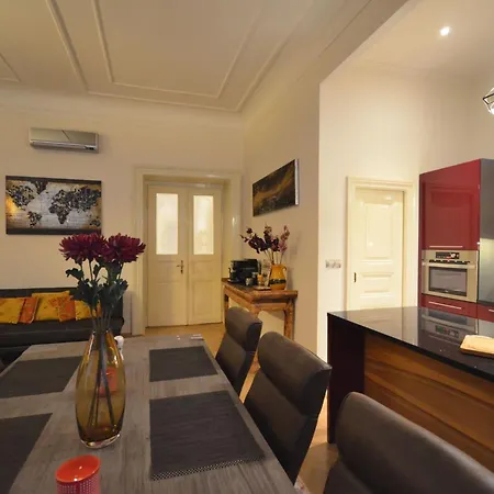 Apartamento Mit Eigenem Balkon By Interhome Praga