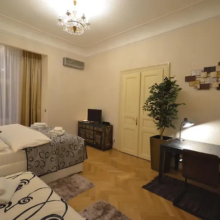 Mit Eigenem Balkon By Interhome דירה *