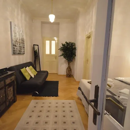 Mit Eigenem Balkon By Interhome דירה *