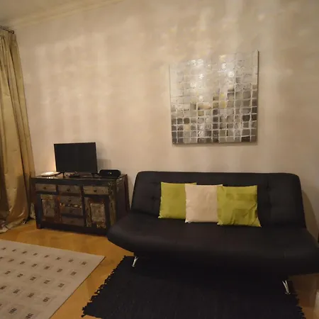 Mit Eigenem Balkon By Interhome דירה
