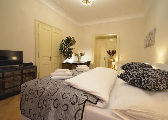 Mit Eigenem Balkon By Interhome