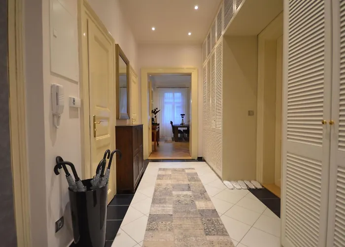 아파트 Mit Eigenem Balkon By Interhome